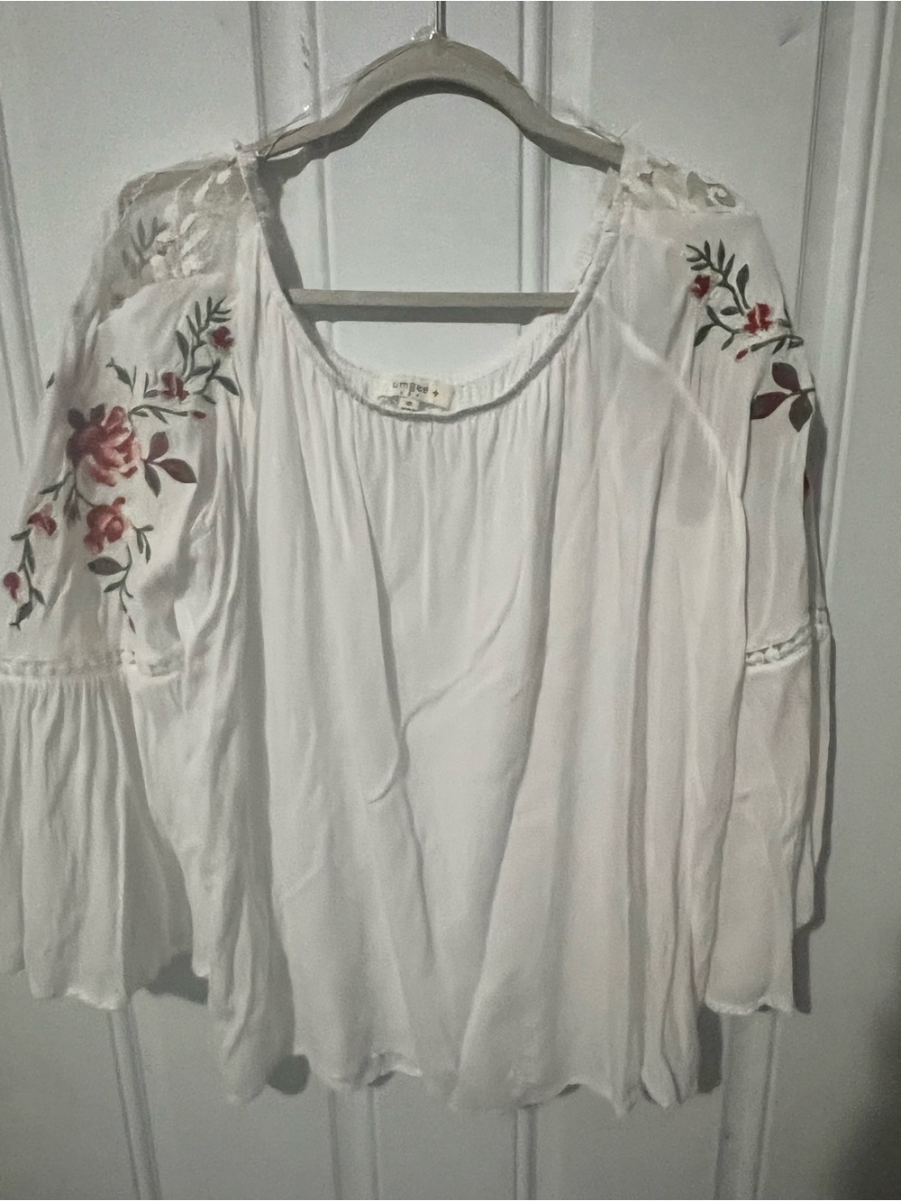 Umgee Boho White Peasant Blouse with Floral Embroidery